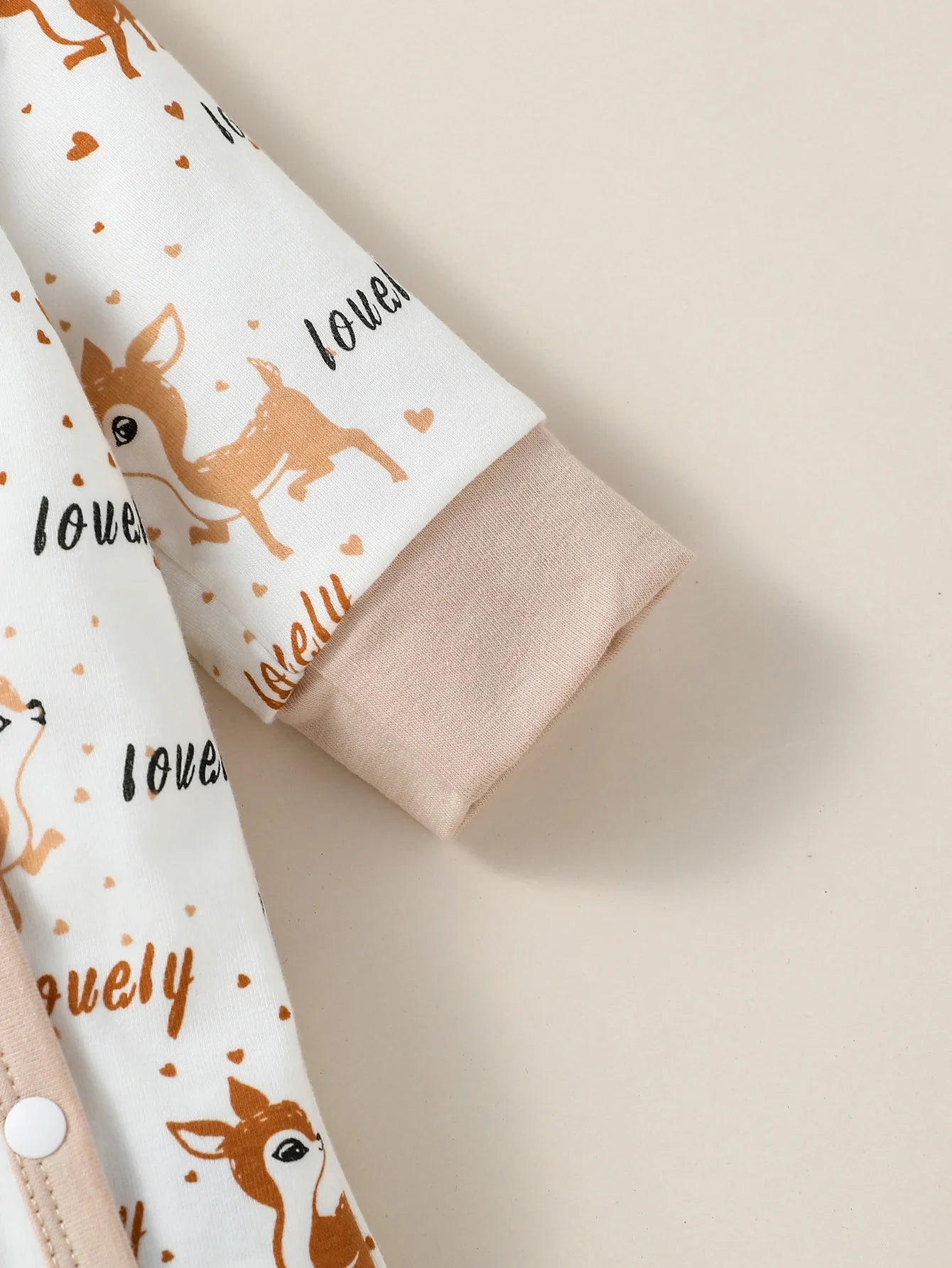 4 részes bébi unisex hosszú ujjú állatos szett (overall + előke + sapka + kesztyű)