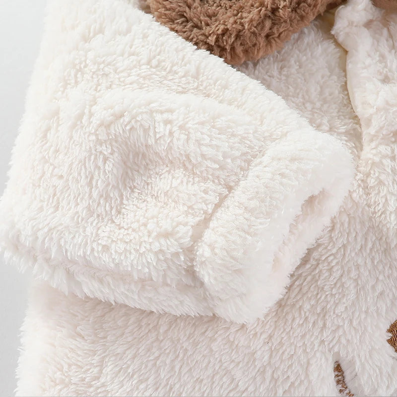 Újszülött baba overál – Meleg, macis mintás